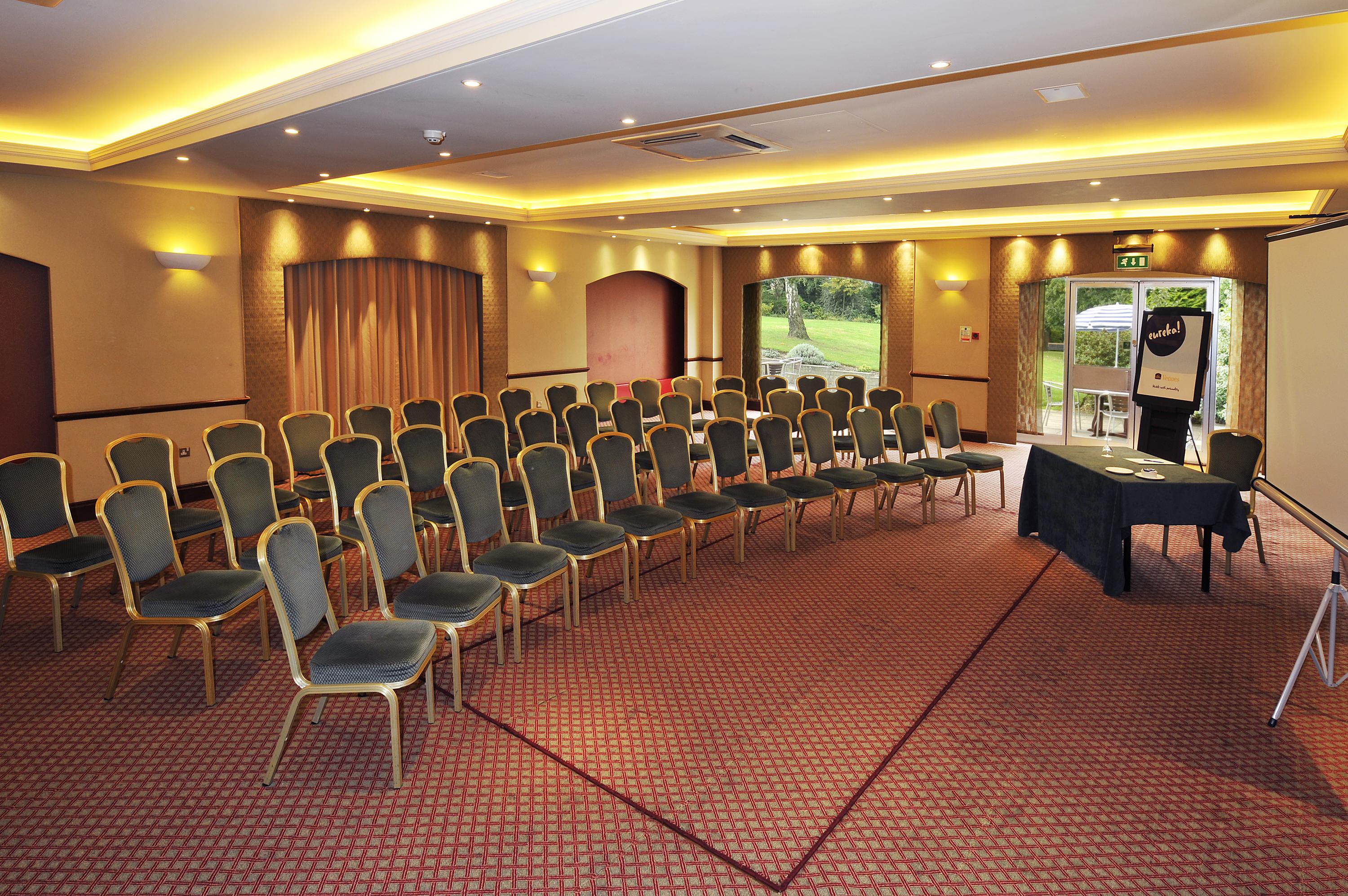 Bromley Court Hotel London Bagian luar foto