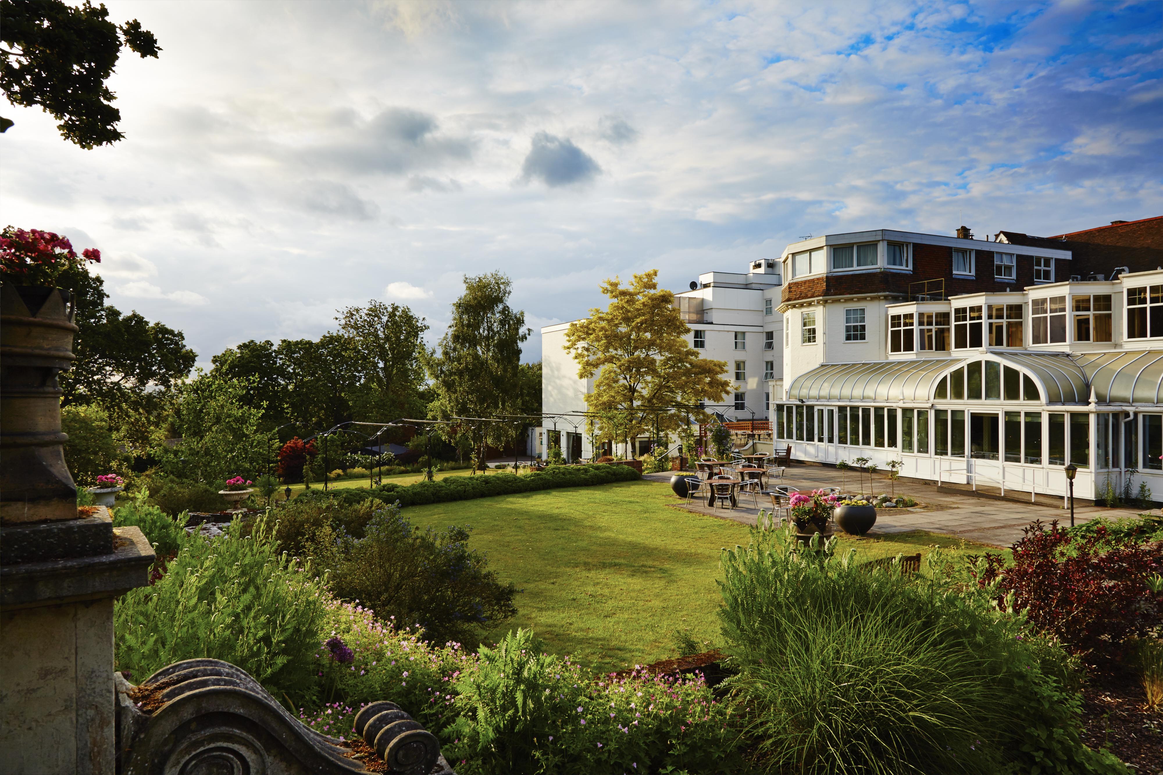 Bromley Court Hotel London Bagian luar foto
