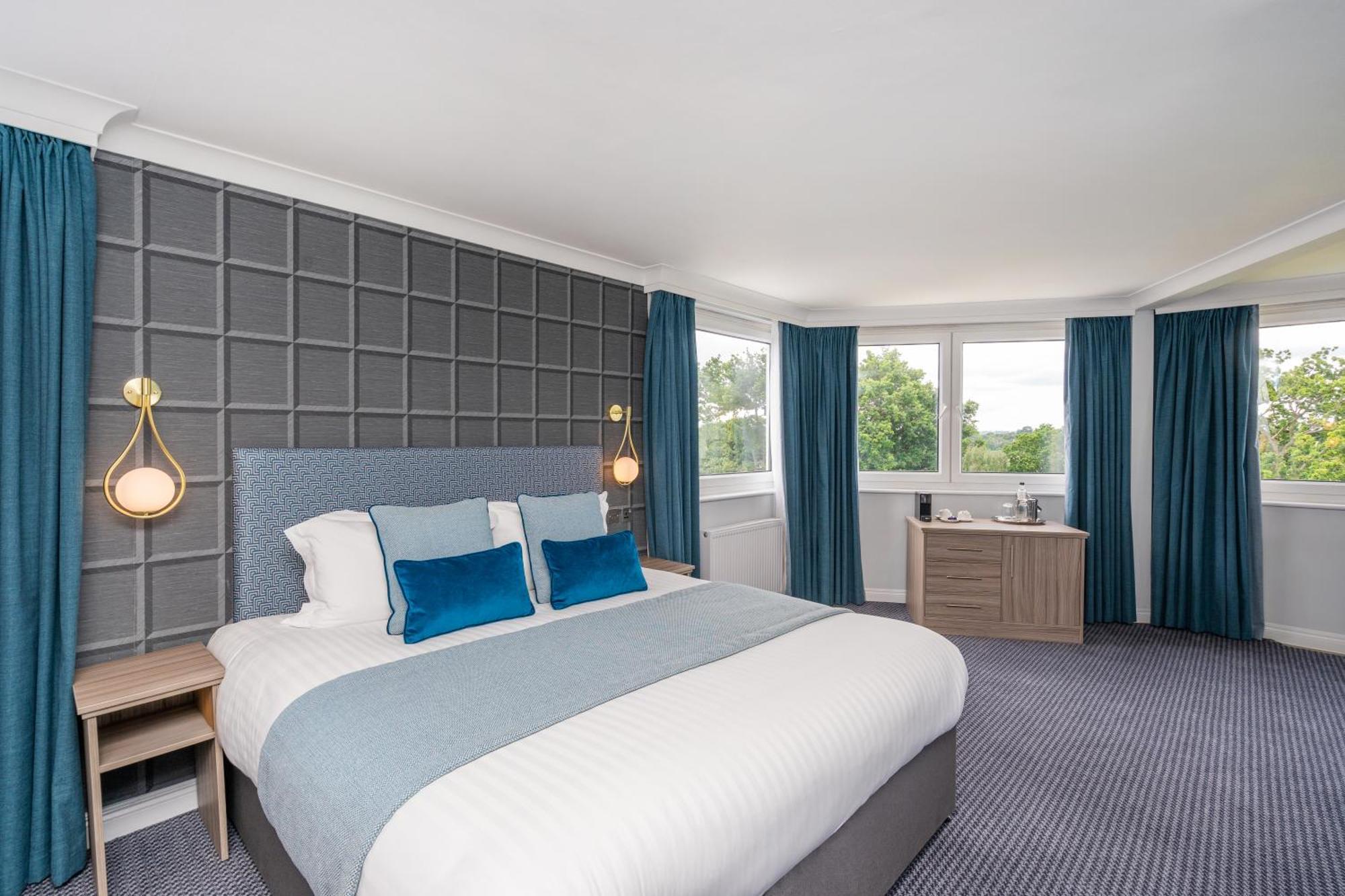 Bromley Court Hotel London Bagian luar foto