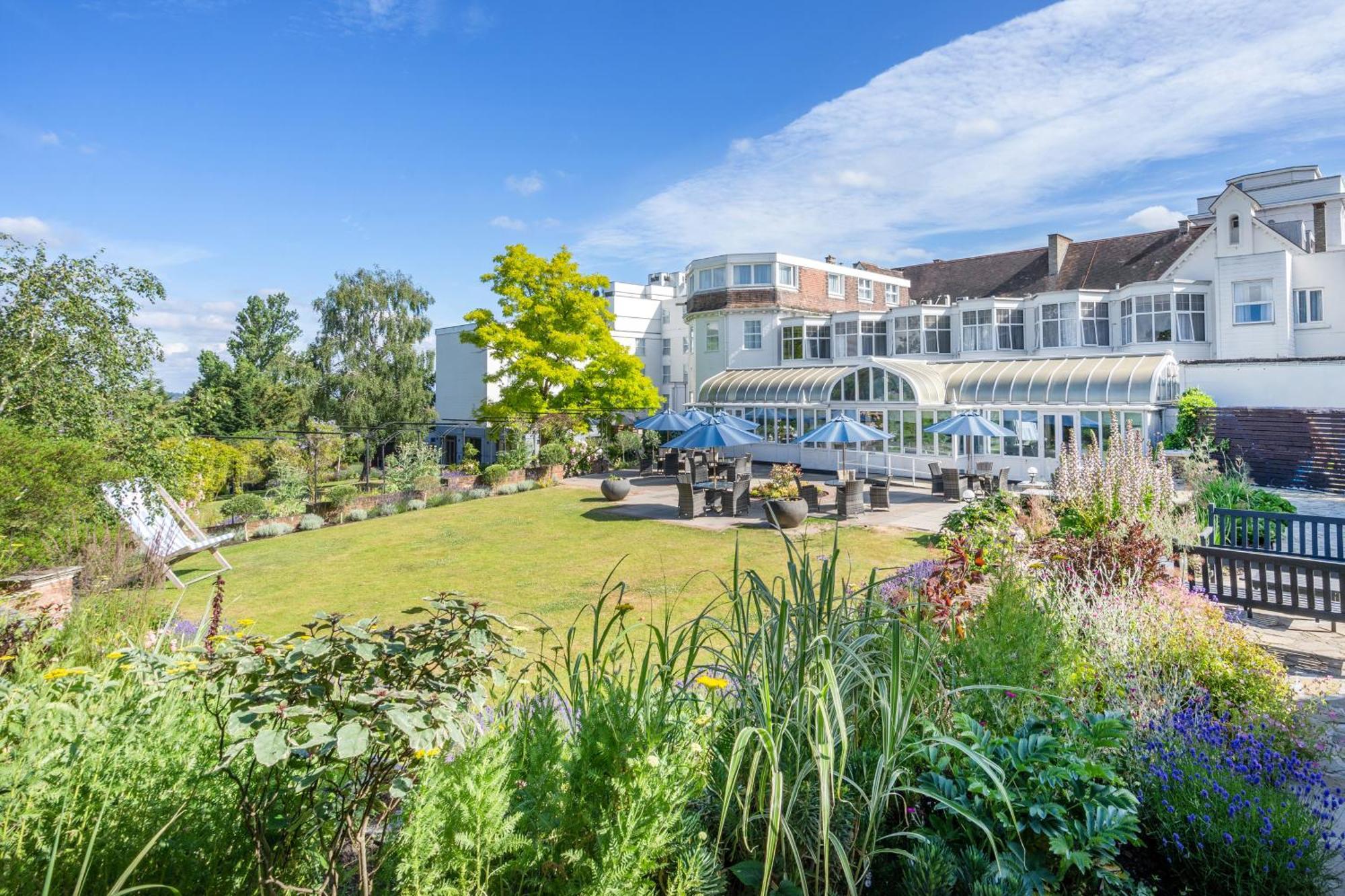 Bromley Court Hotel London Bagian luar foto